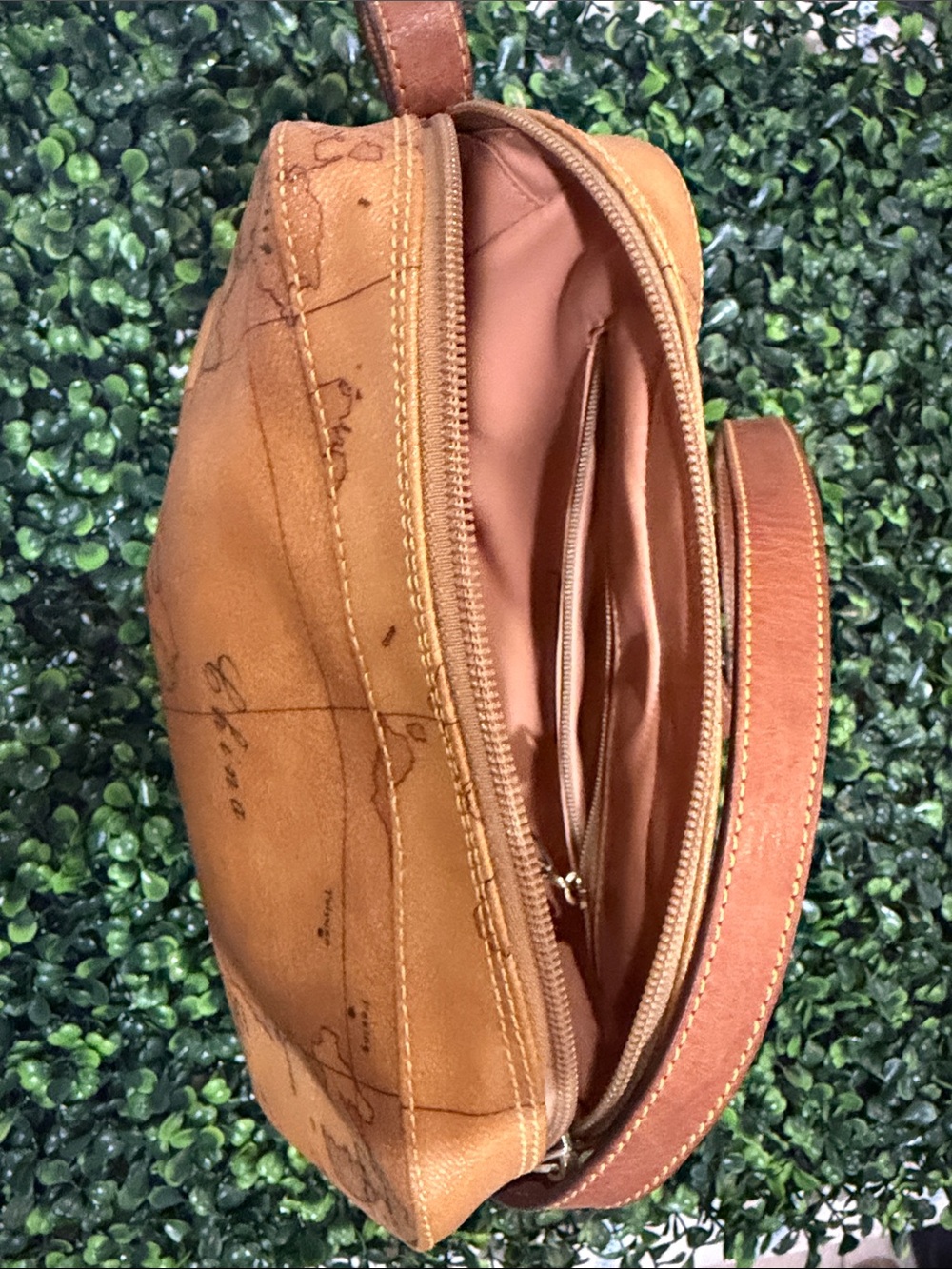 Alviero Martini 1a Classe Leather Map-Print shoulder Bag in Tan